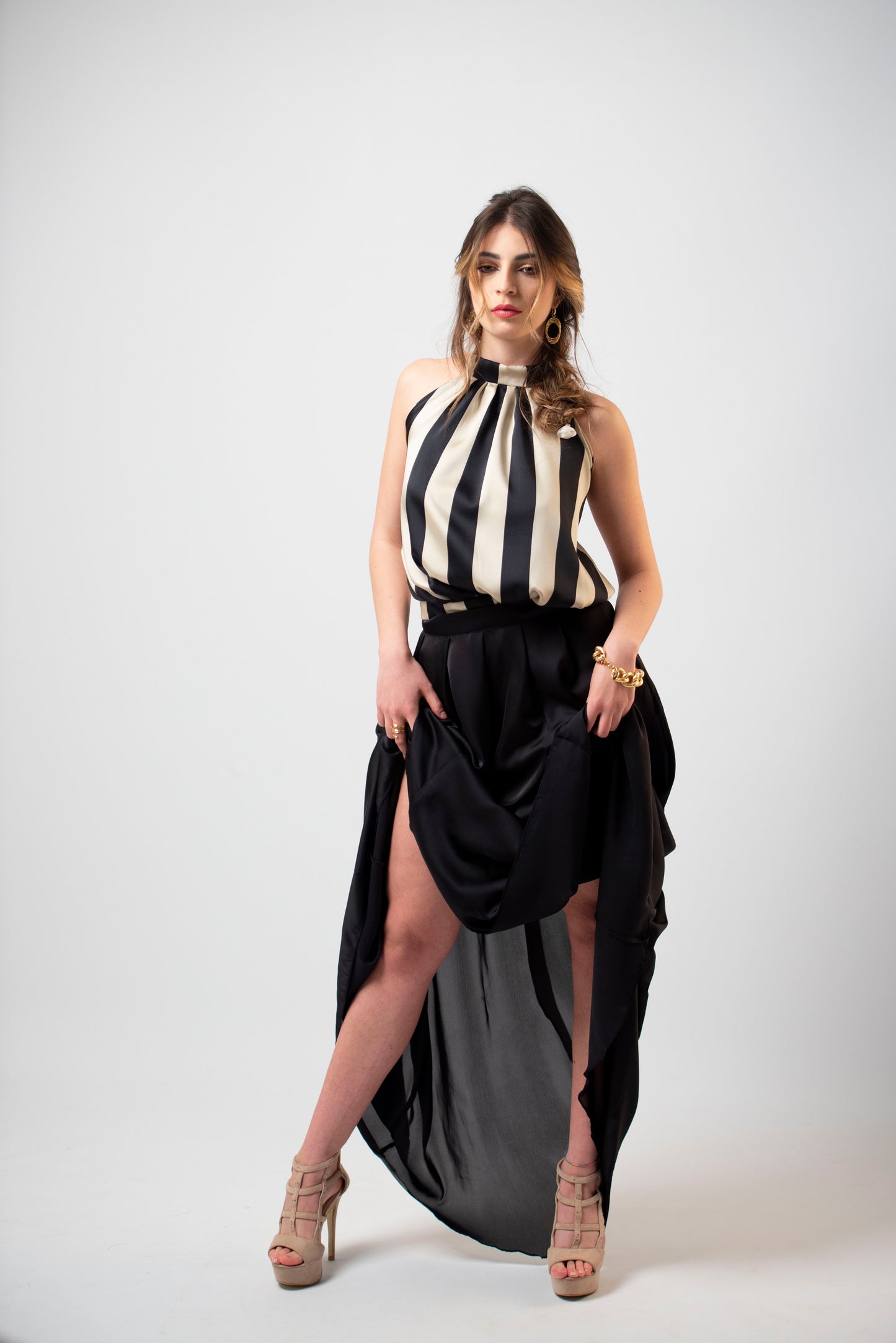 Top halter neck + gonna asimmetrica a strascico